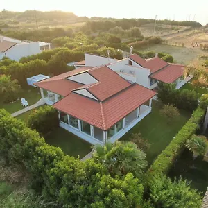 Holiday home Letizia